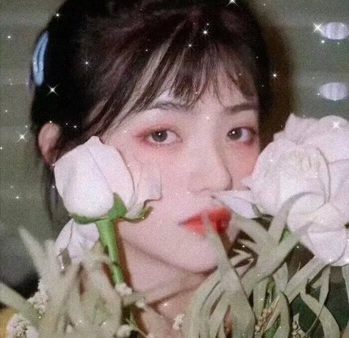 年轻人在此